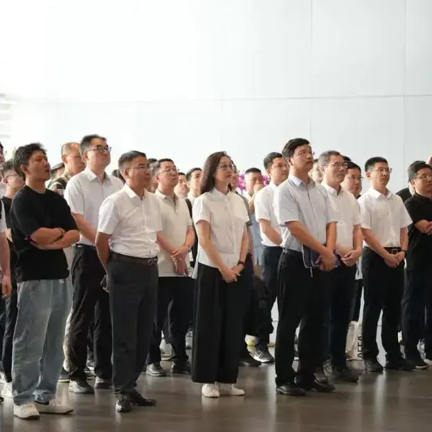 Saic-GM-Wuling 및 Dongfeng Liuzhou Motor Exchange 회의